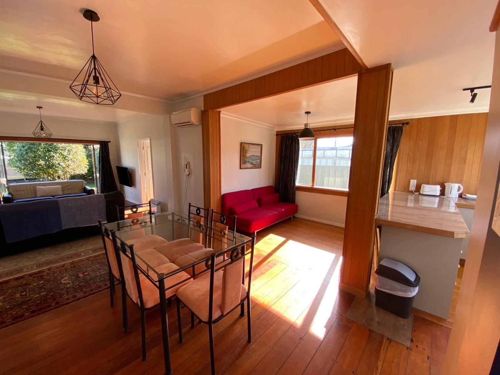 Peter'S Bach Villa Rotorua Exterior photo