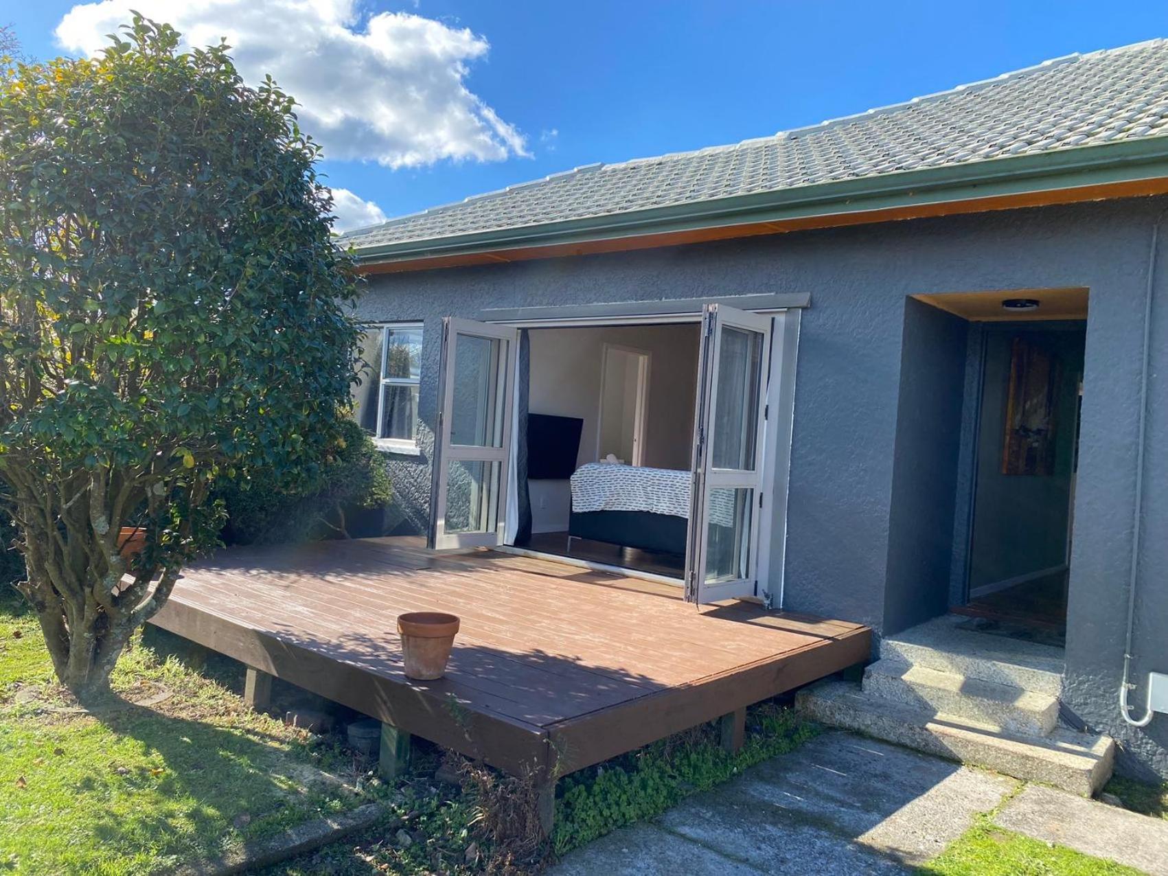 Peter'S Bach Villa Rotorua Exterior photo